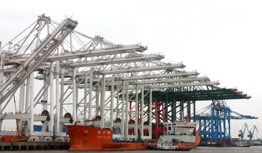 Terminal 5 Cranes Begin Voyage to Northwest Seaport Alliance’s Seattle Harbor